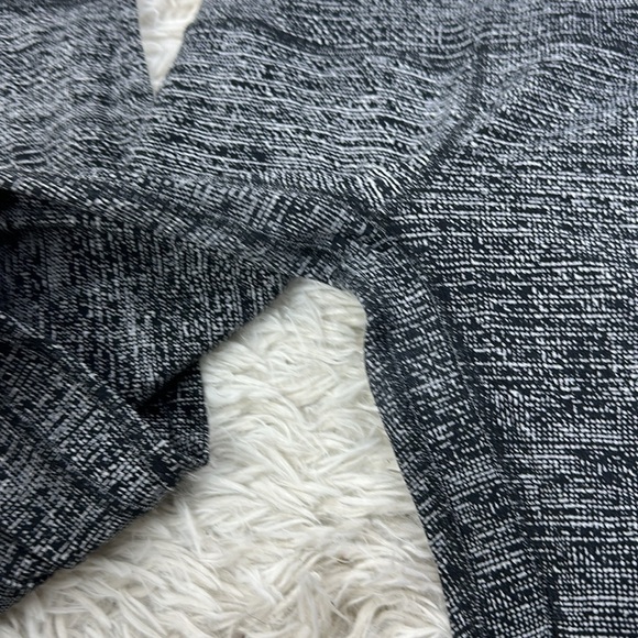 🔥$SALE$🔥 Lululemon Align Pant II *25" Twillines Ice Grey Black - Picture 2 of 4